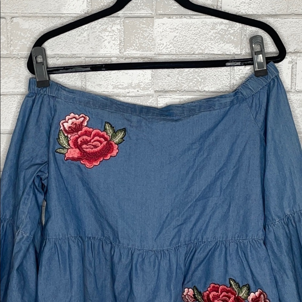 Ana Off the Shoulder Denim Floral Blouse - Picture 5 of 9